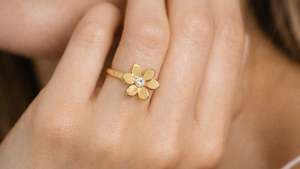 Bague trèfle d’or 18k, taille 7, 2.36g image 1